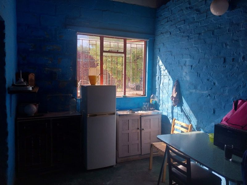 395 sqm business premises on a 1787 sqm erf  in Porterville - Photo 8