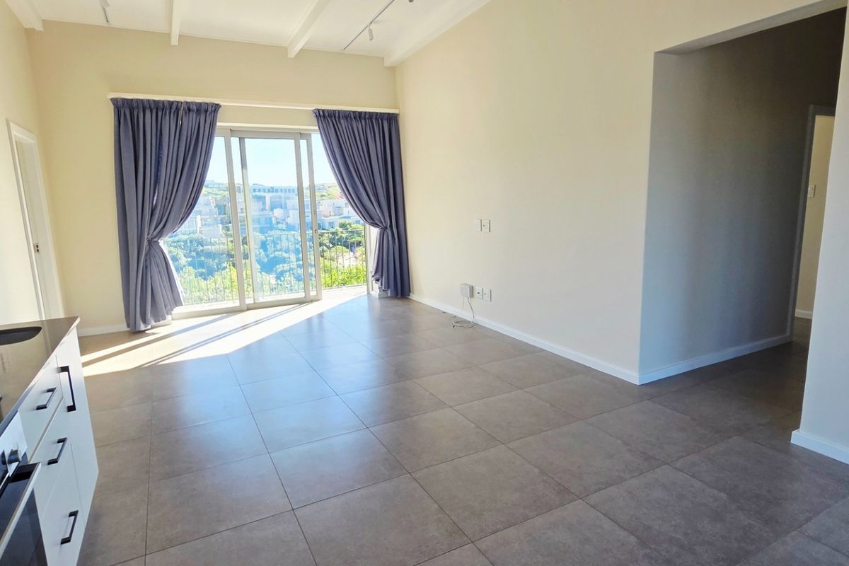 A Peaceful, Bright and Beautiful Apartment - Photo 2