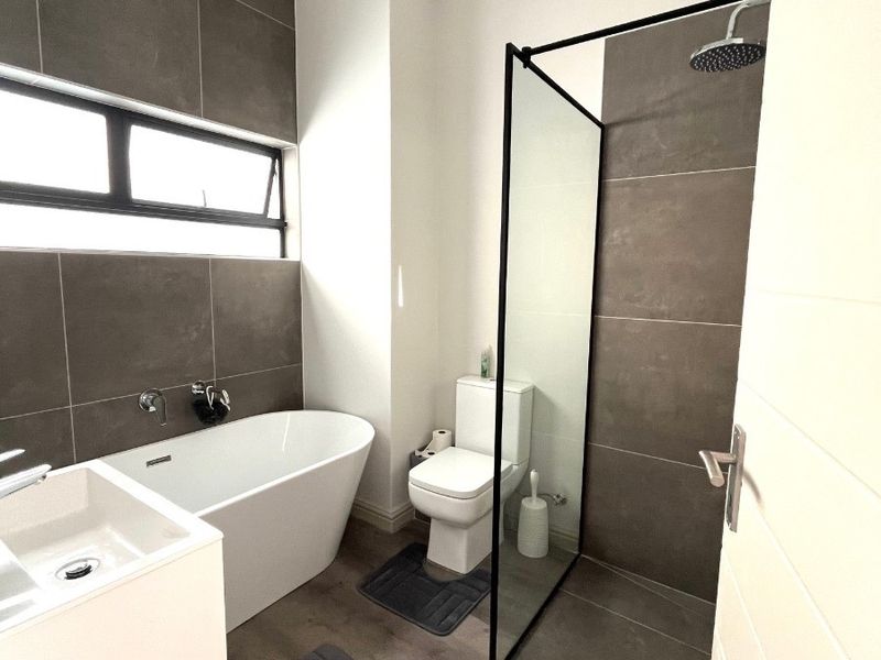 2 Bedroom Flatlet in Brackenfell - Photo 9