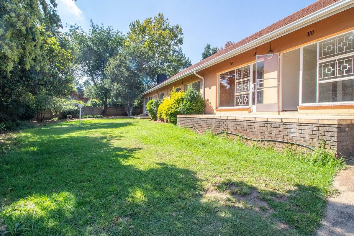 House For Sale in Glen Marais, Kempton Park - Photo 4