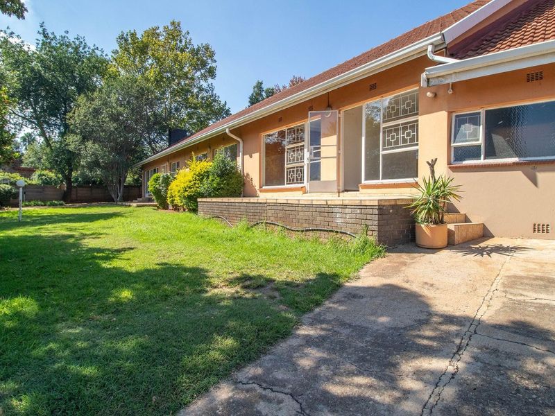 House For Sale in Glen Marais, Kempton Park - Photo 3