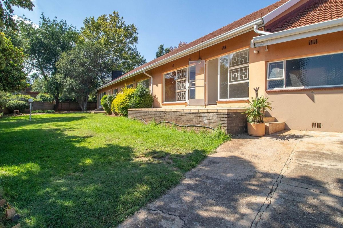 House For Sale in Glen Marais, Kempton Park - Photo 3