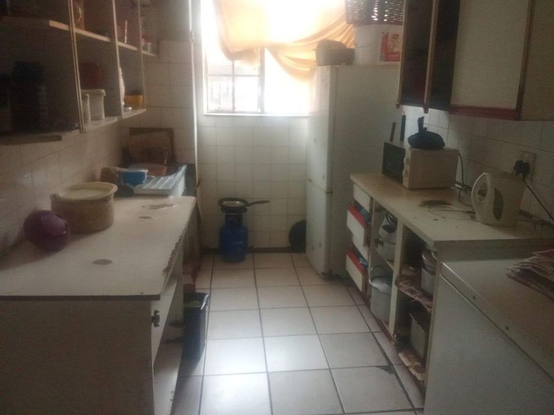Apartment For Sale in Sunnyside, Pretoria - Photo 4