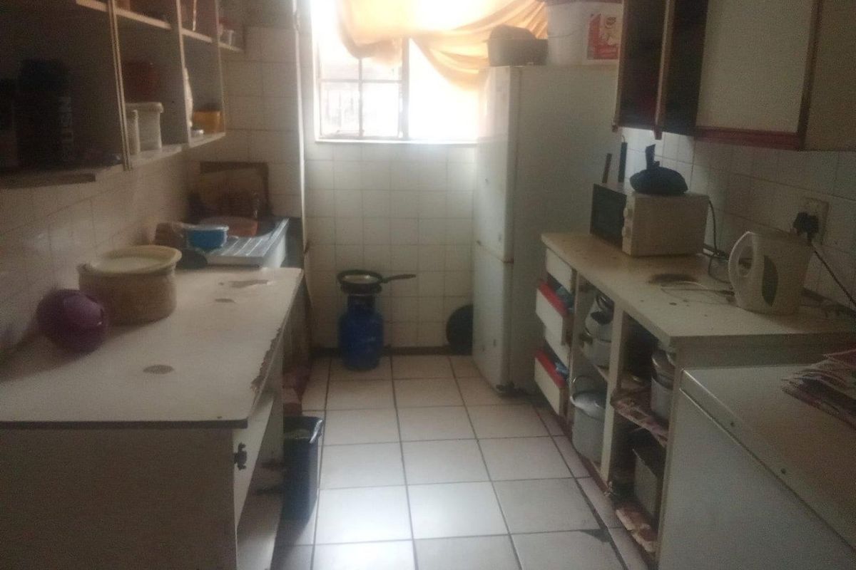 Apartment For Sale in Sunnyside, Pretoria - Photo 4