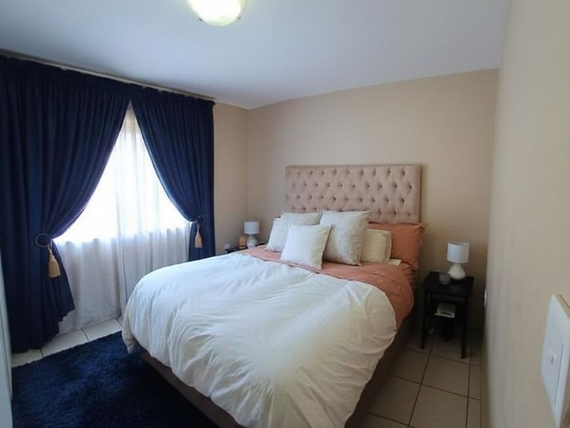 Spacious 2 bed Ground Floor Apartment For Sale in Boksburg R590 000 only - Photo 6
