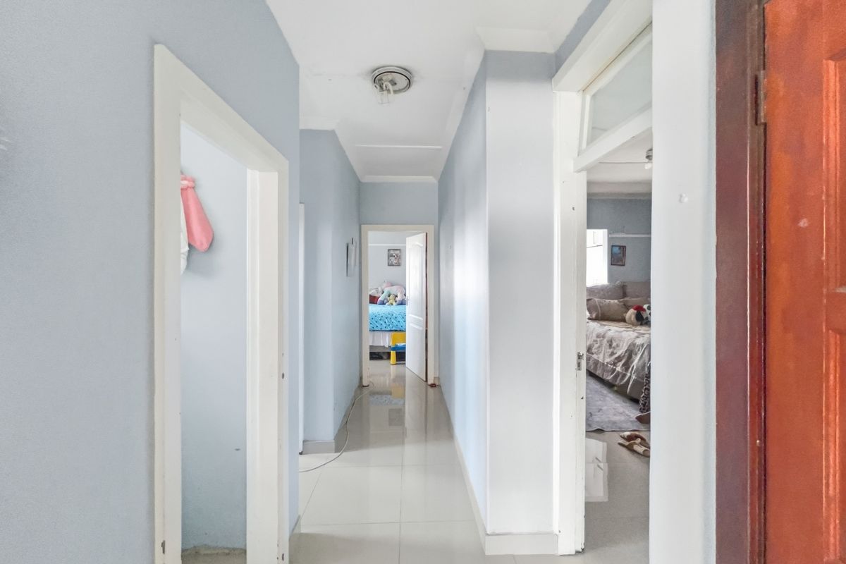 Spacious 2 Apartment For Sale in Umbilo, Durban, KwaZulu-Natal - Photo 4