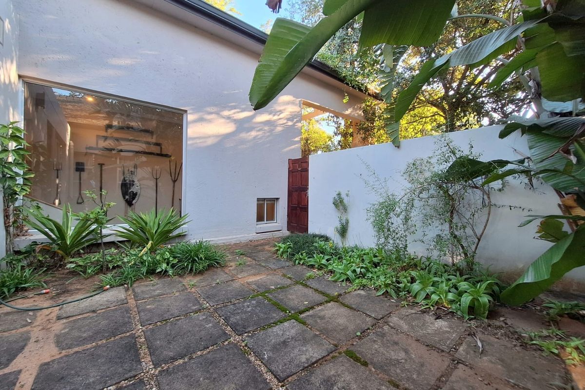 5Bed 5Bath Home With Wine Cellar, Study and Staff Room in Dunkirk Estate - Photo 2