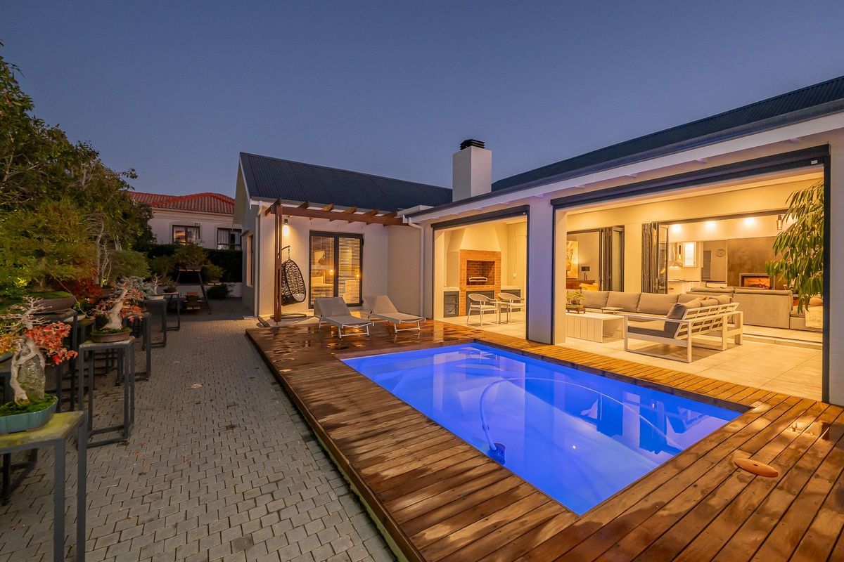 Refined Contemporary Luxury Home For Sale in Prestigious Graanendal Lifestyle Estate - Photo 5