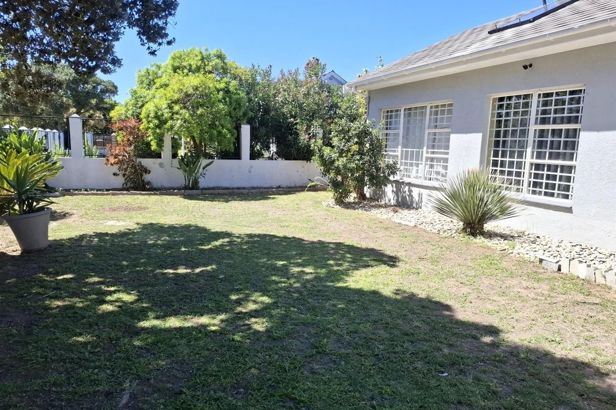 House To Rent in Summerstrand, Port Elizabeth - Photo 2