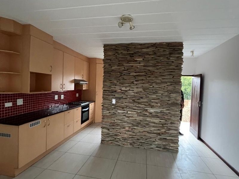 Apartment To Rent in Randburg Central, Randburg - Photo 1