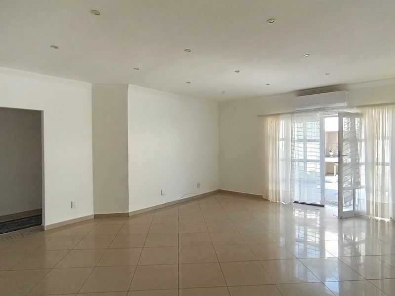 Gem of a townhouse in Ramsgate, Kwazulu-Natal - Photo 3