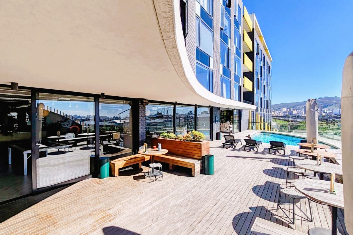 Studio Apartment For Sale in Woodstock, Cape Town - Photo 2