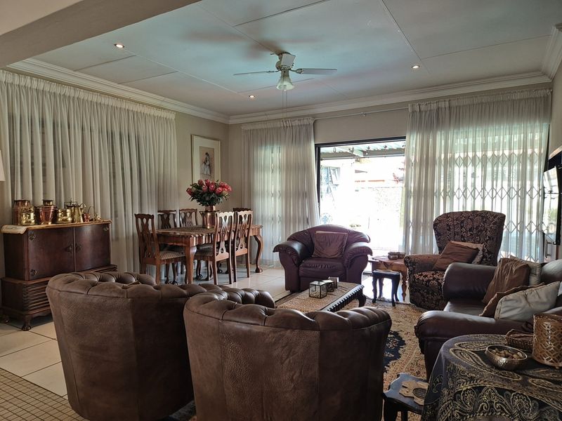 Exquisite Family Living in Heuwelsig Security Complex  in Baillie Park, Potchefstroom, North West - Photo 3