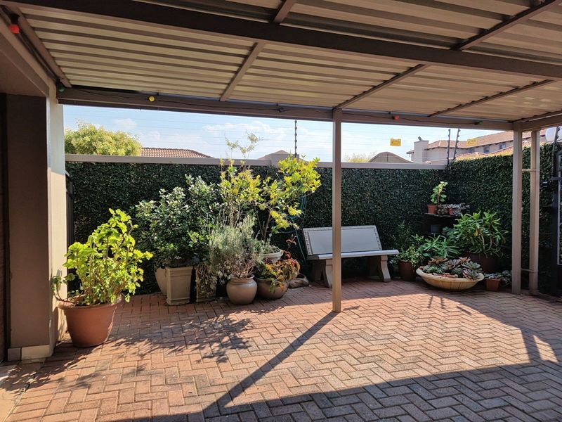 Exquisite Family Living in Heuwelsig Security Complex  in Baillie Park, Potchefstroom, North West - Photo 6
