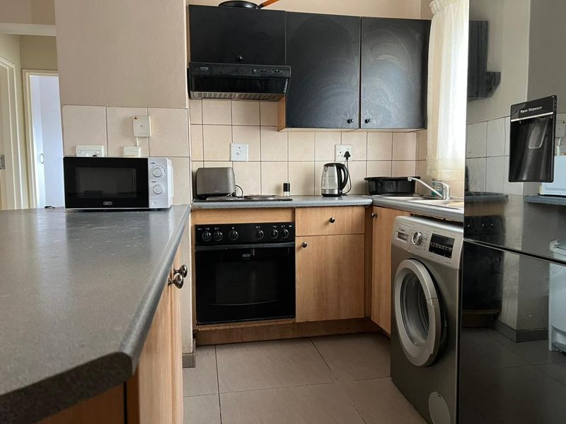 Apartment To Rent in Noordwyk, Midrand - Photo 4