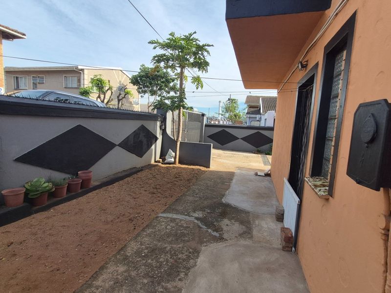 3 bedroom House For Sale in Jacobs, Austerville, Durban. - Photo 4