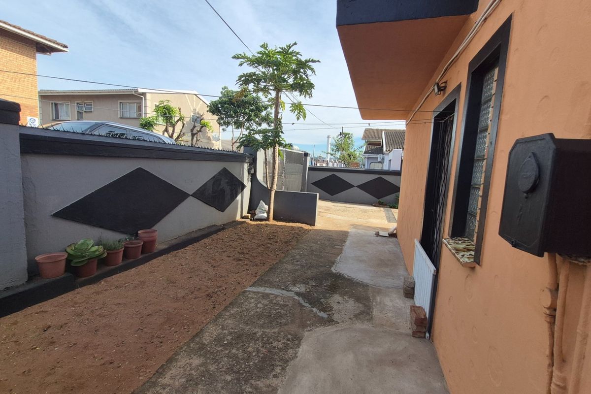 3 bedroom House For Sale in Jacobs, Austerville, Durban. - Photo 4