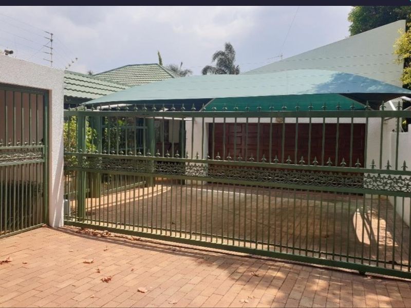 URGENT House For Sale in Kensington, Johannesburg - Photo 4