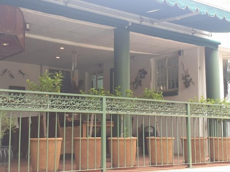 URGENT House For Sale in Kensington, Johannesburg - Photo 3