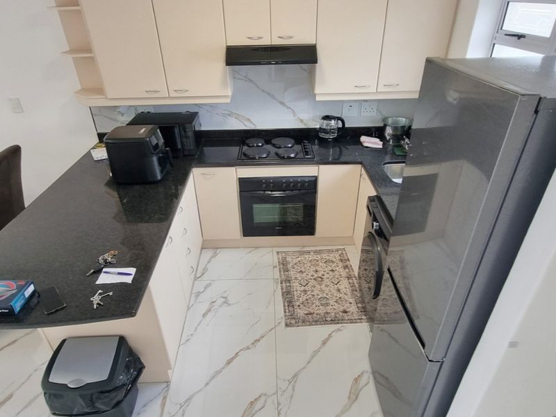 Luxury Fully Furnished 2 Bedroom Duplex in Secure Estate - Utilities, Wi-Fi Included | Century City - Photo 6