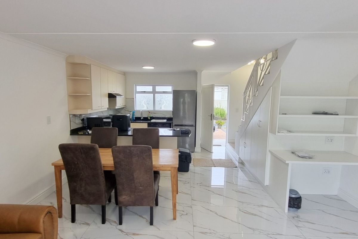 Luxury Fully Furnished 2 Bedroom Duplex in Secure Estate - Utilities, Wi-Fi Included | Century City - Photo 2