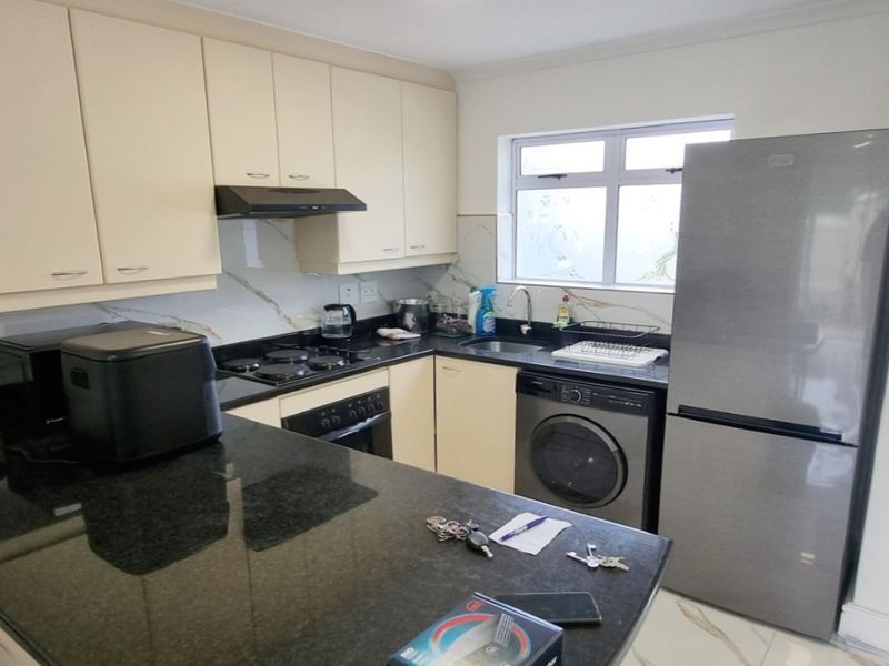 Luxury Fully Furnished 2 Bedroom Duplex in Secure Estate - Utilities, Wi-Fi Included | Century City - Photo 3