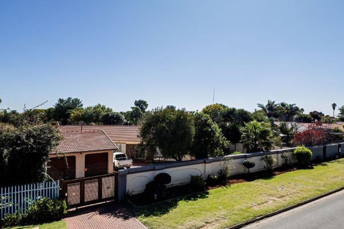 House For Sale in Birch Acres, Kempton Park - Photo 2