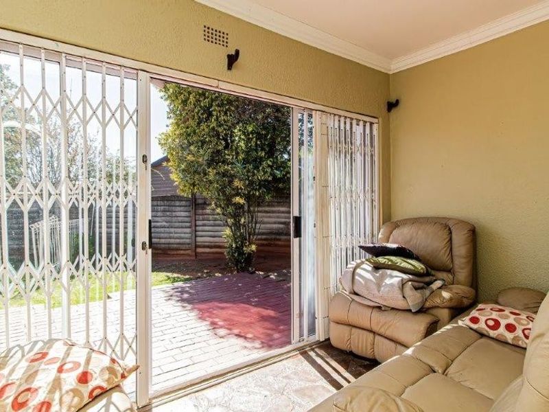 House For Sale in Birch Acres, Kempton Park - Photo 9