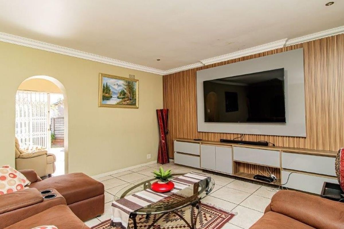 House For Sale in Birch Acres, Kempton Park - Photo 5