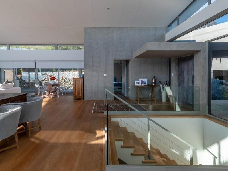 Beautiful modern open-plan home with ample natural light for sale - Photo 10