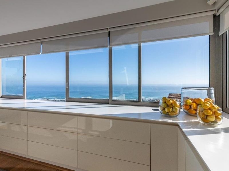 Beautiful modern open-plan home with ample natural light for sale - Photo 4