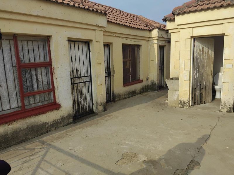 Apartment For Sale in Ehlanzeni, Tembisa - Photo 5
