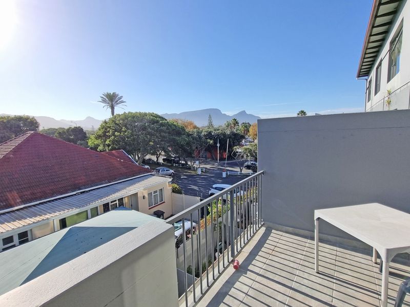 Spacious 1 Bed Duplex Apartment with Balcony, Views | Secure Parking | Bergvliet - Photo 8