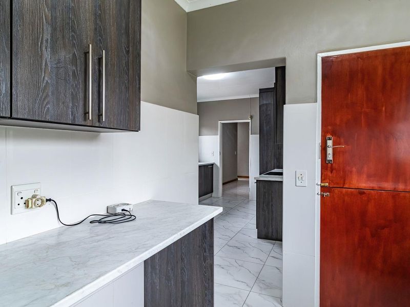 House For Sale in Glen Marais, Kempton Park - Photo 9