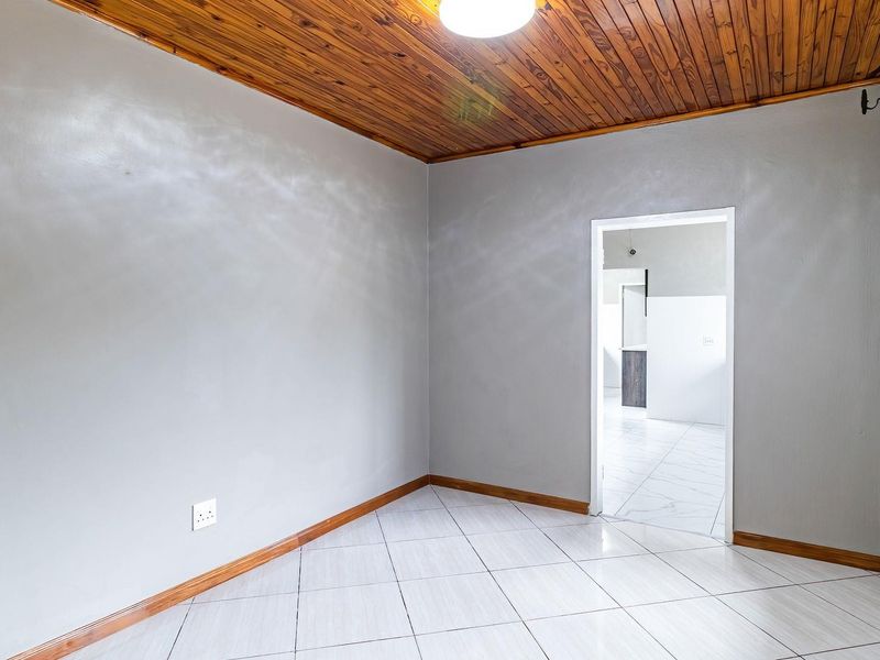 House For Sale in Glen Marais, Kempton Park - Photo 4