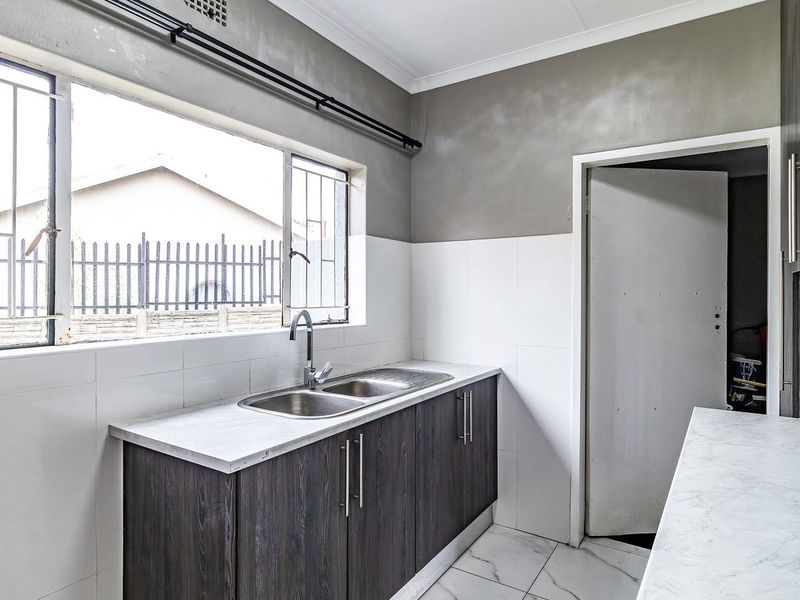 House For Sale in Glen Marais, Kempton Park - Photo 7