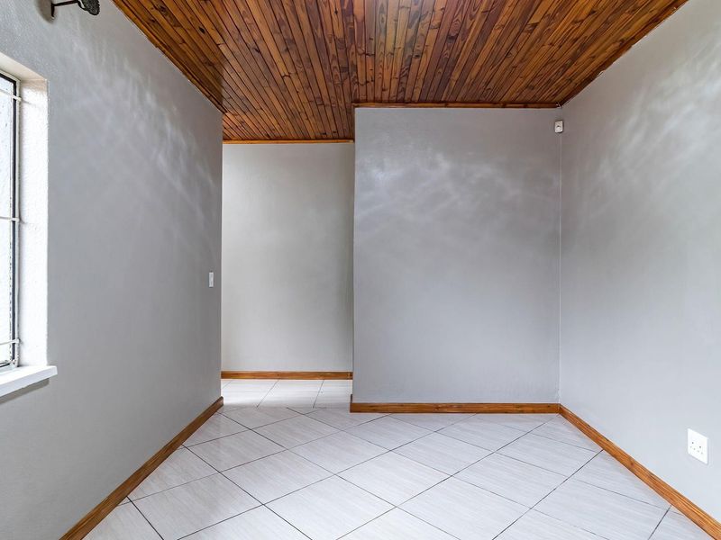 House For Sale in Glen Marais, Kempton Park - Photo 6