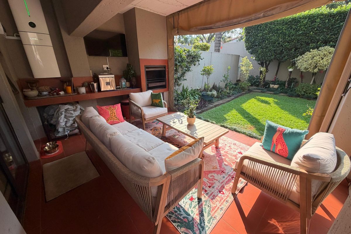 Ground Floor Garden Gem | 3-Bedroom Unit in the Heart of Bryanston - Photo 2
