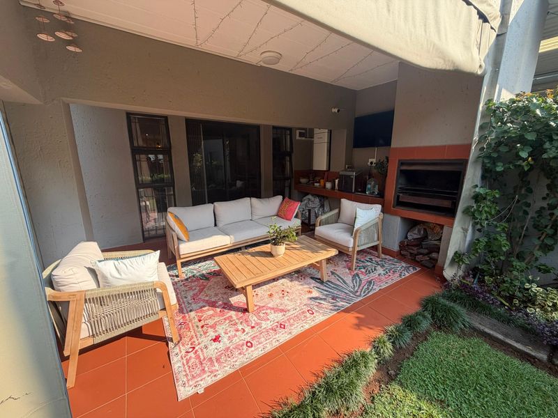Ground Floor Garden Gem | 3-Bedroom Unit in the Heart of Bryanston - Photo 9