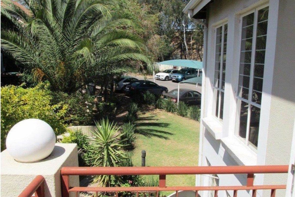 2 bedroom 1 full bath! Perfect starter property - Photo 4