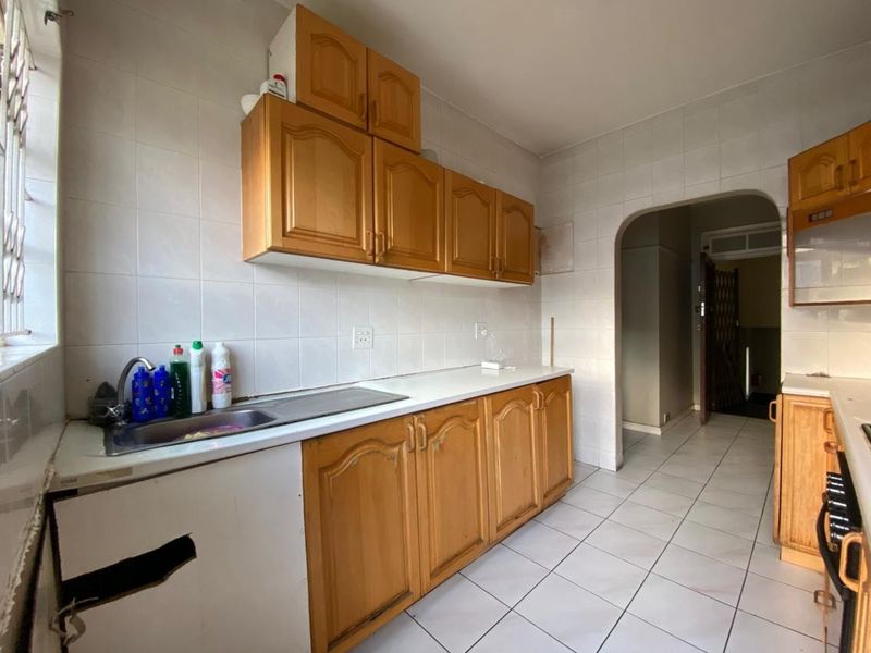 Apartment To Rent in Musgrave, Currie Road, Durban - Photo 4