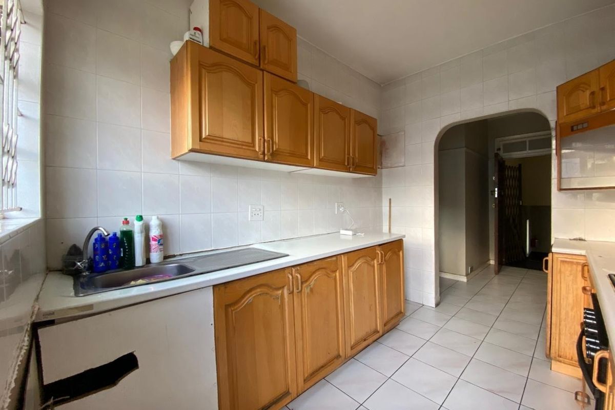 Apartment To Rent in Musgrave, Currie Road, Durban - Photo 4