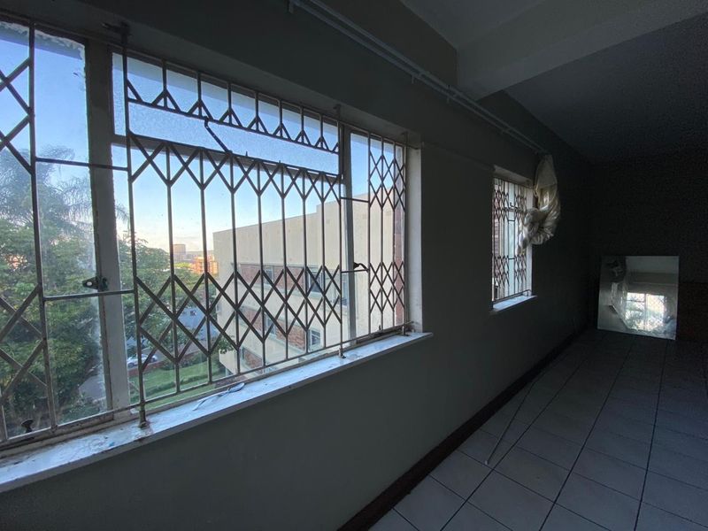 Apartment To Rent in Musgrave, Currie Road, Durban - Photo 10
