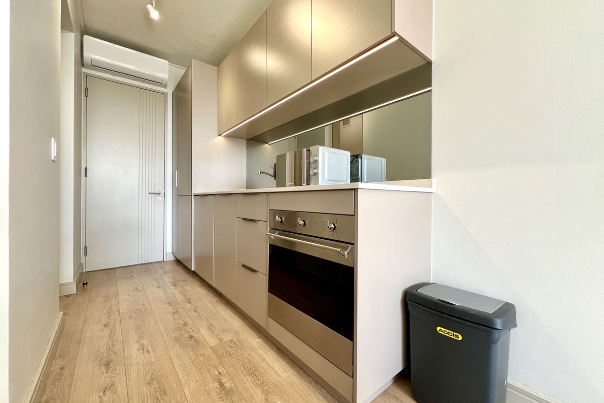 Studio Apartment To Rent in Rosebank, Johannesburg - Photo 2