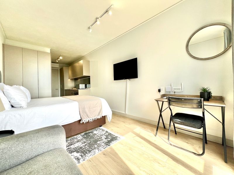 Studio Apartment To Rent in Rosebank, Johannesburg - Photo 4