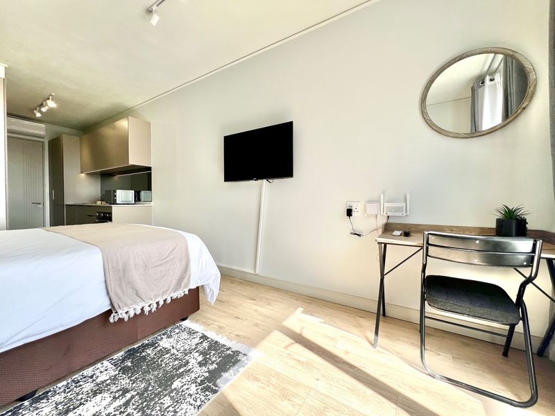 Studio Apartment To Rent in Rosebank, Johannesburg - Photo 5