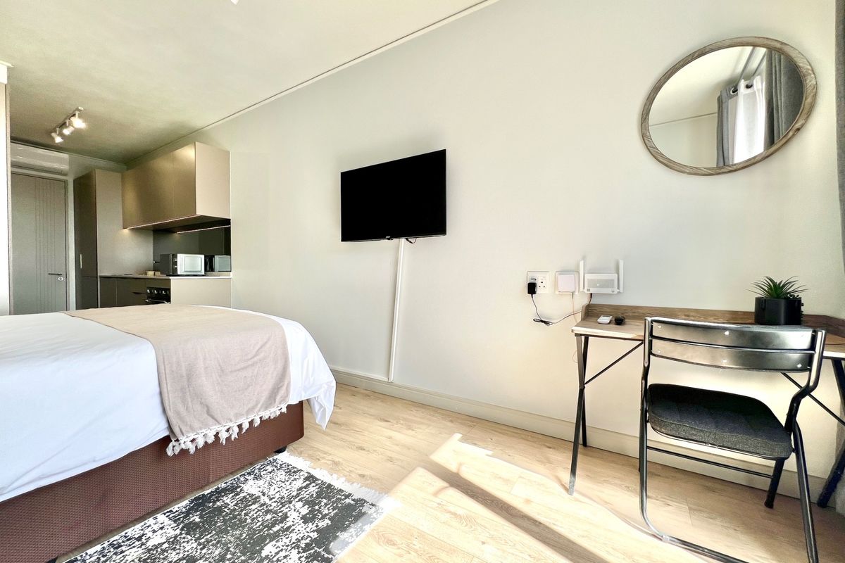 Studio Apartment To Rent in Rosebank, Johannesburg - Photo 5