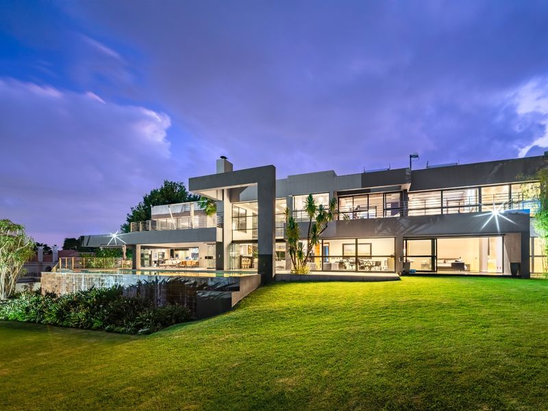 Luxury Masterpiece Designed By  Nico van der Meulen - Photo 1