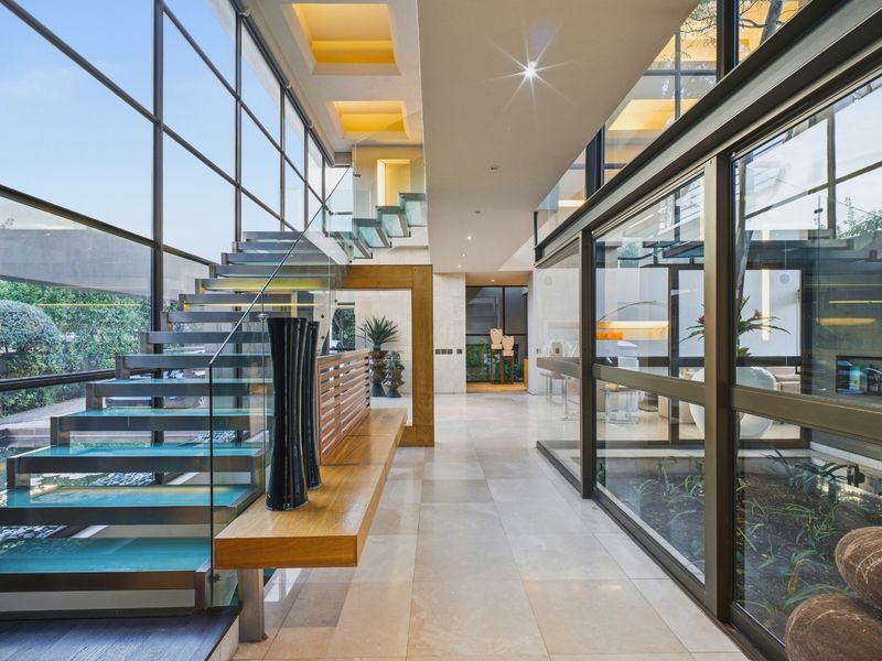 Luxury Masterpiece Designed By  Nico van der Meulen - Photo 8
