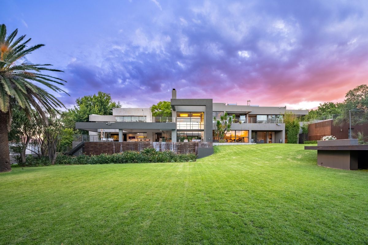 Luxury Masterpiece Designed By  Nico van der Meulen - Photo 2